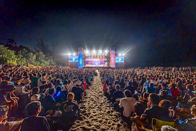 臺南成藝文團隊創作沃土,首屆國際火舞藝術節展現城市創意品牌力。(圖為2025國際火舞藝術節)