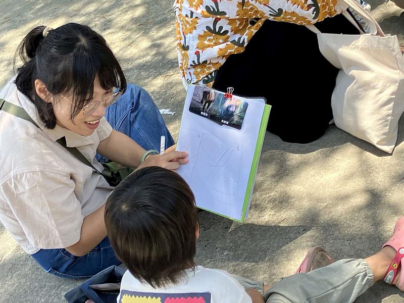 竹市府在新竹市立動物園辦理台語說故事活動。