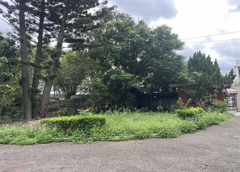 高峰路506巷國有土地過去為一片荒煙蔓草。