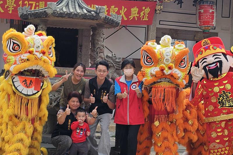 南大陳惠萍校長特別致謝三山國王廟長年協助燃火儀式舉行。（照片來源：南大校園記者陳威儒）