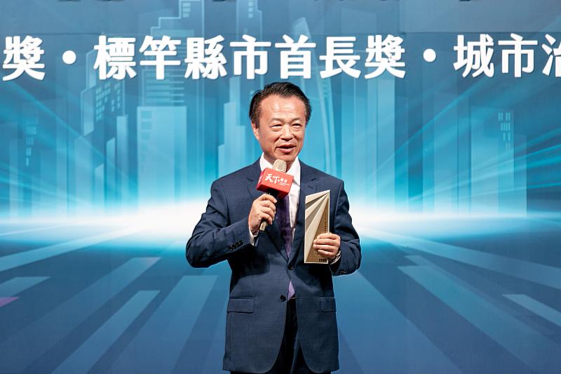 翁章梁蟬聯天下雜誌「標竿縣市首長獎」,嘉義縣施政滿意度全國最高-2