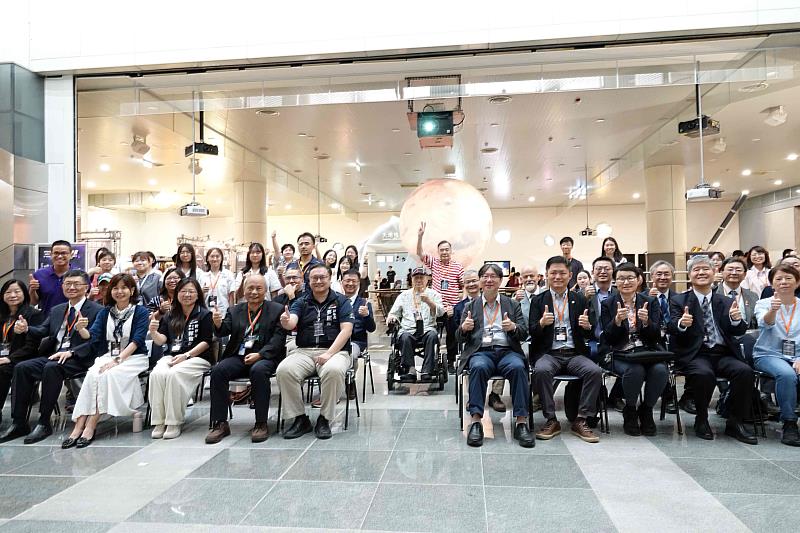東海大學攜手科博館、國家太空中心推出「火星任務10週年特展」,首度亮相太空生存研發成果。