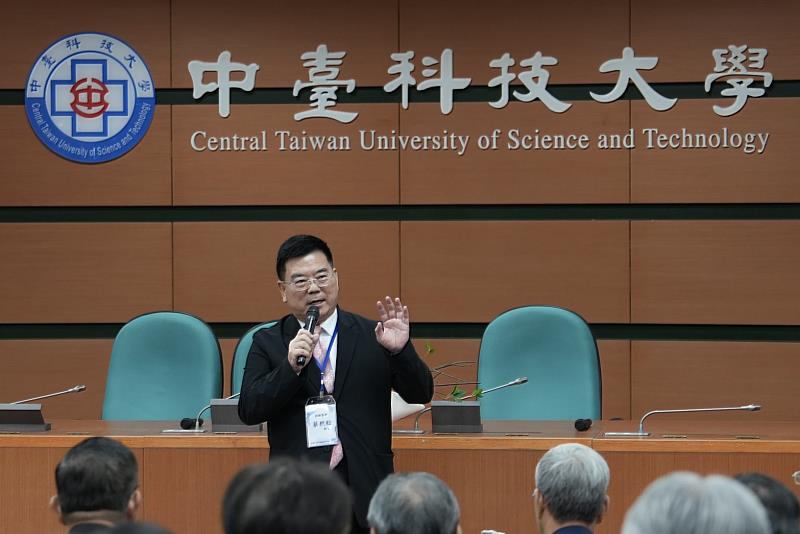 同德高中蔡枳松校長致詞