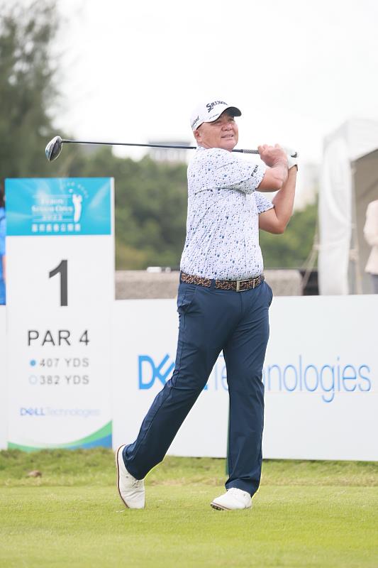 新加坡高球好手馬瑪2025富邦長春公開賽首輪最後一洞吞下柏忌,由原本獨佔第一變成並列第一。