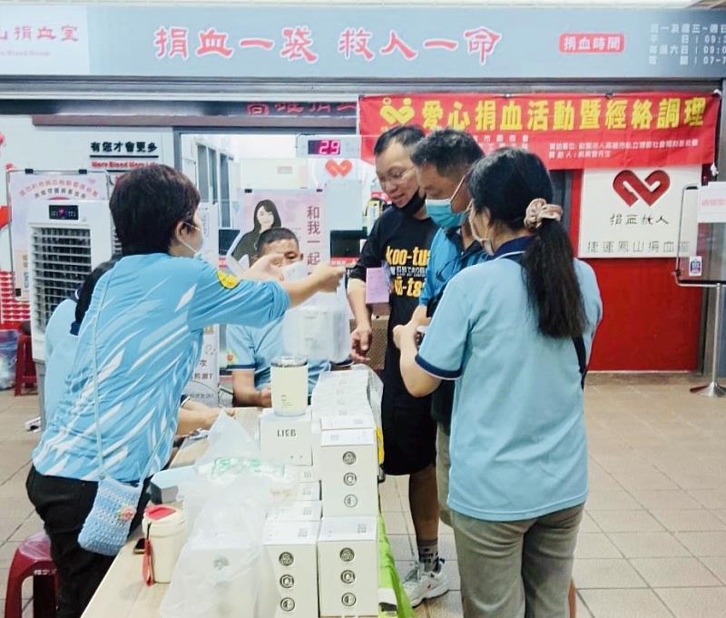 義工有愛 熱血臺灣，高雄市救國團號召區隊會義工募集801袋愛心血