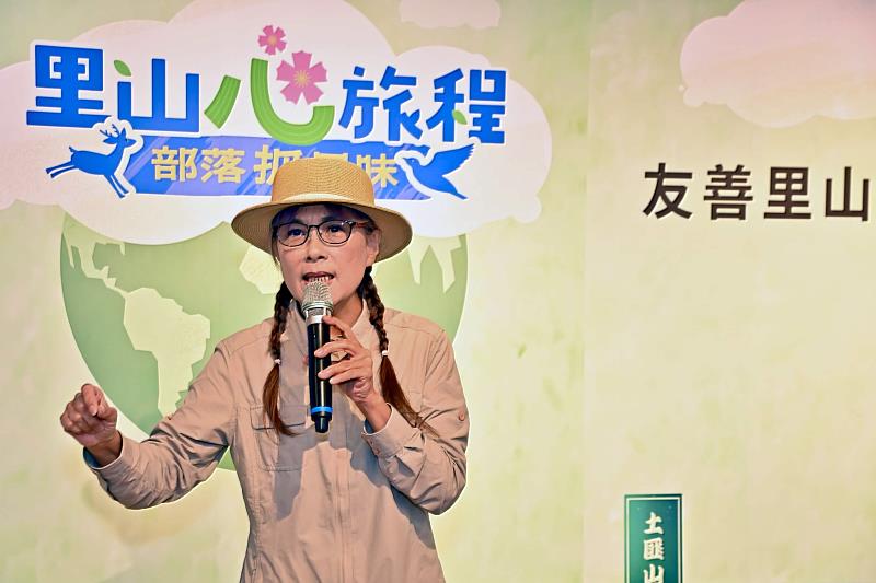 《部落抓風味2-里山心旅程》由民謠歌手曾淑勤擔任主持人,走入部落記錄當地居民如何以「愛土地、護生態」的信念,在地實踐永續發展的故事