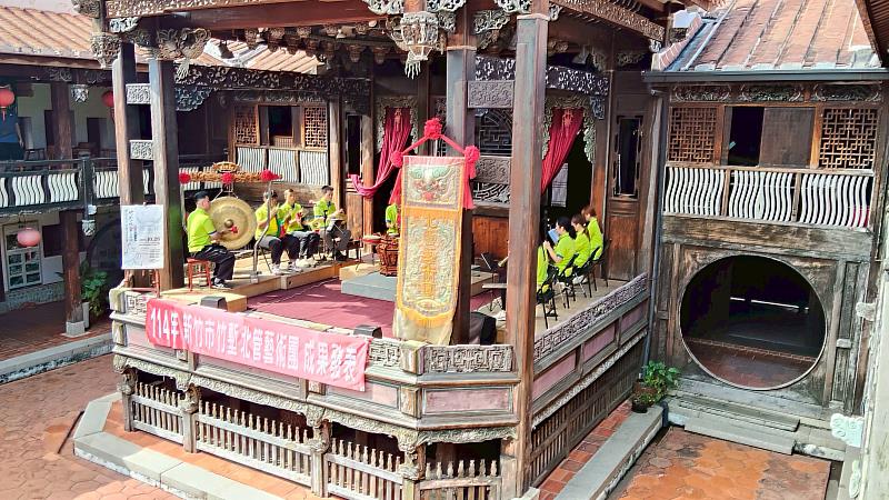 竹塹北管藝術團日前於台中霧峰林家宮保第戲台舉辦年度成果發表