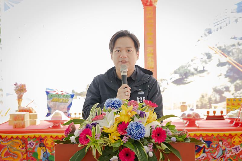 代理市長邱臣遠致詞