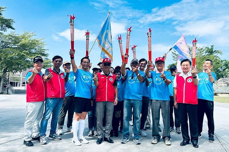 國立臺南大學聖火環臺傳遞首站於高雄市立美術館啟動，象徵校慶序幕正式展開。