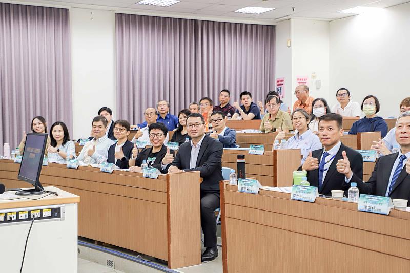 翁章梁出席民雄航太暨無人機產業園區說明會，盼加速無人機產業成長-3