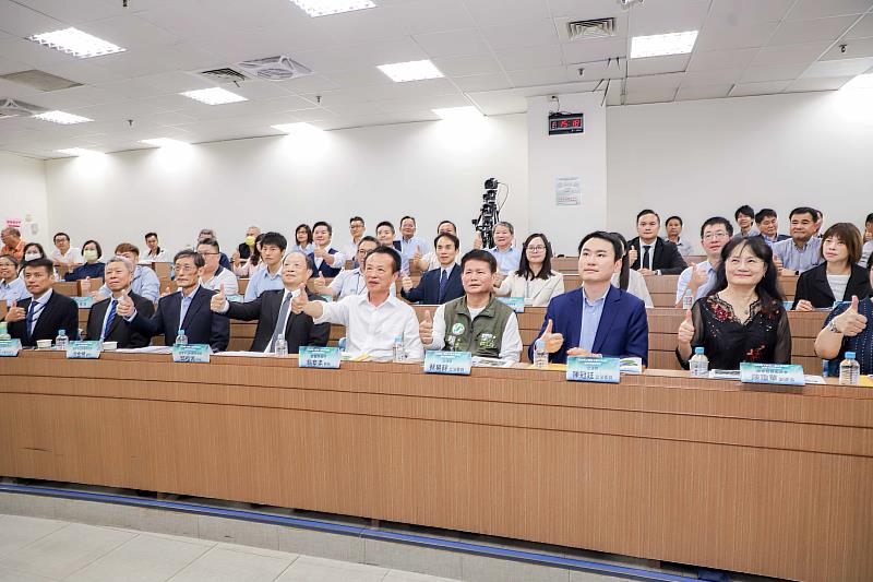 翁章梁出席民雄航太暨無人機產業園區說明會，盼加速無人機產業成長-2