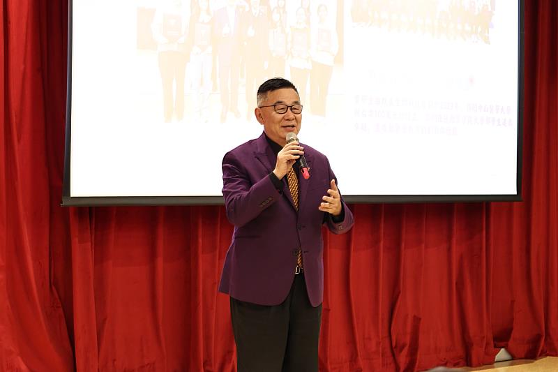 双美生技董事長林齊國慷慨捐贈百萬獎學金,鼓勵中山醫大醫學院學生追求卓越。