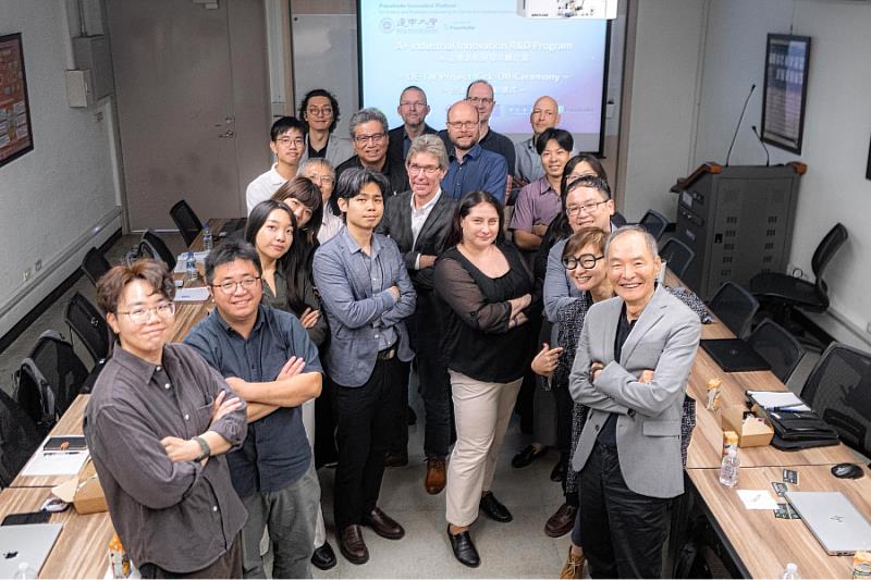 「量產型機能性膜材智慧乾式鍍膜技術開發」計畫為逢甲大學深耕台灣企業申請通過第二個台德合作計畫案例。