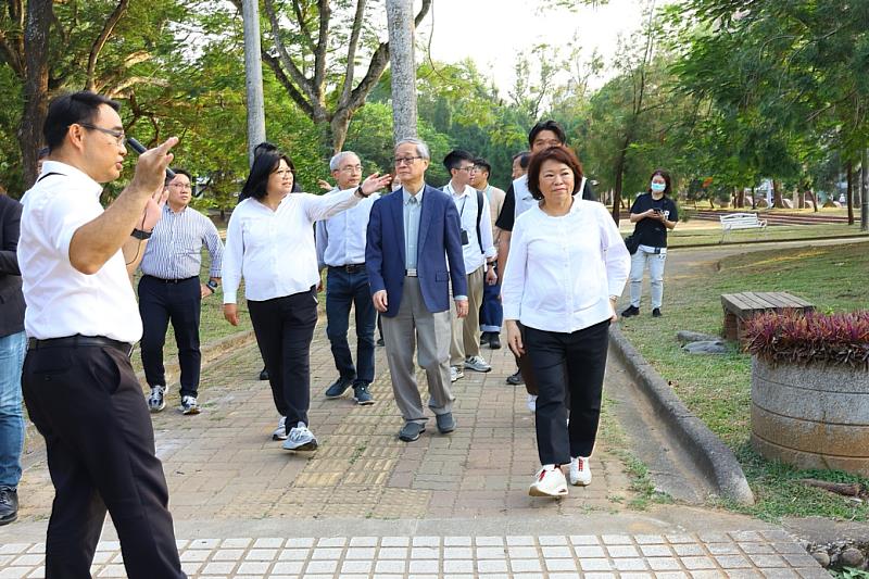 黃敏惠市長率市府團隊陪同文化部長李遠視察嘉義市史蹟資料館風災後情形