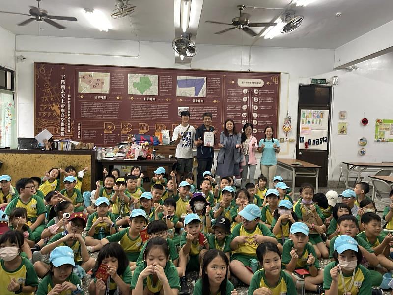 偶劇×地圖×環保袋 志航國小用跨域學習守護家園