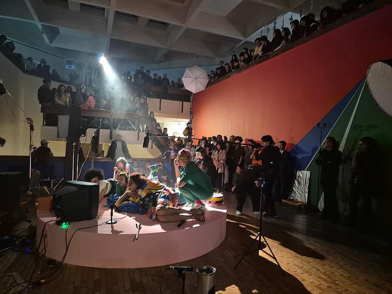 蘇匯宇指導哥倫比亞演員及參與視覺藝術演出。