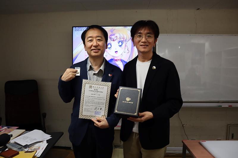 南大EMBA團隊拜訪amps國際動漫學院，從創意產業運作中思考團隊協作與專案管理的實踐。