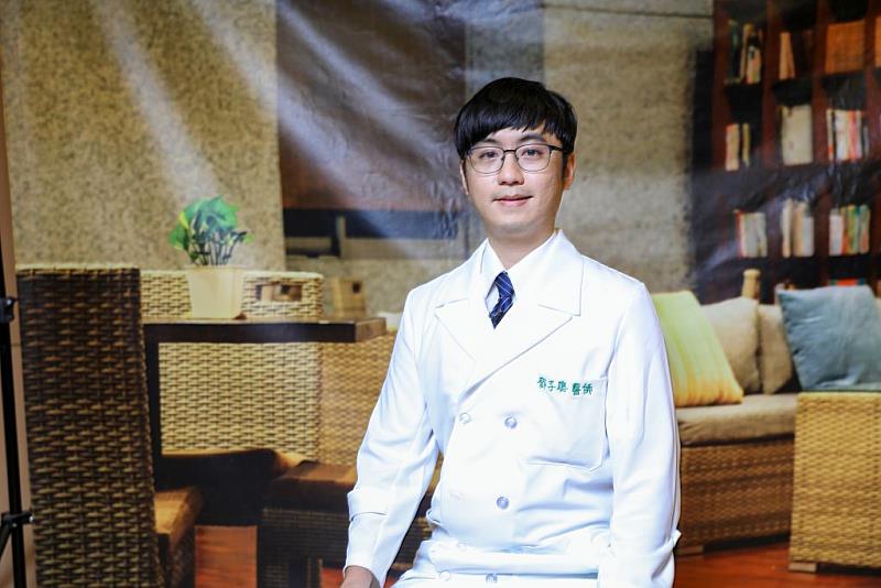 鄧子聰醫師提醒，如果已經有糖尿病、高血壓或肥胖等代謝症候群困擾，更應遵照醫療指示使用藥物，搭配規律就醫，定期進行抽血與尿液檢查。