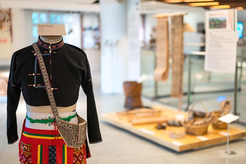 原住民織物以生活記憶與族群符號為紋理載體，展現來自土地的文化美學。