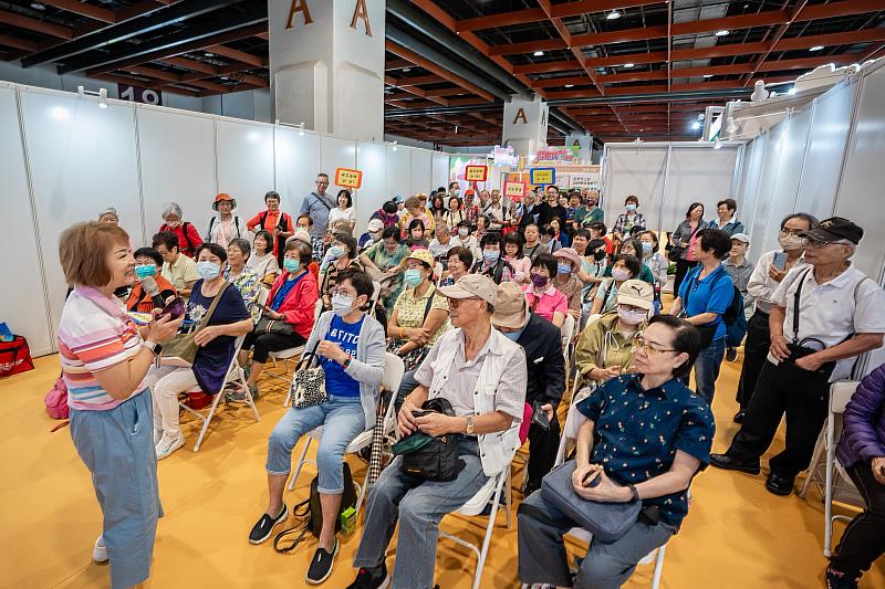 AI時代孝親新定義！2025 資訊月【樂齡數位生活樂園】首度推出數位孝親節與樂齡數位生活學堂。（圖/台北市電腦公會）