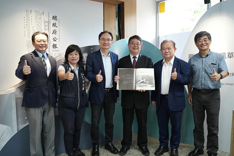 興大「甲子光影，惠蓀森言」檔案展開幕式合影
