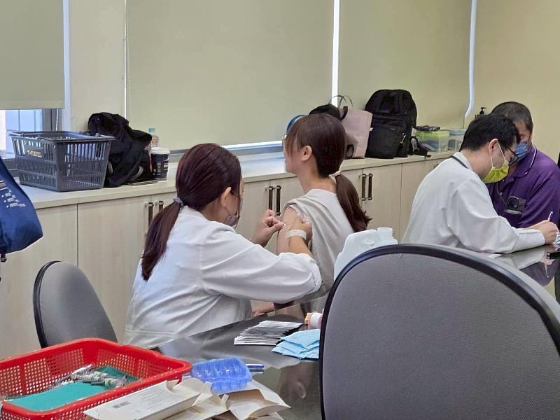 施打疫苗示意圖