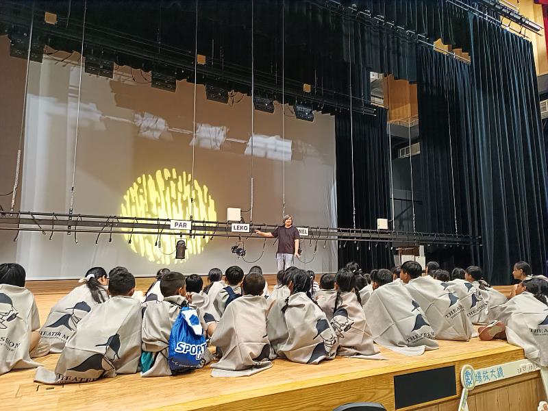 《劇場放大鏡》開啟藝文探險與校外文化體驗