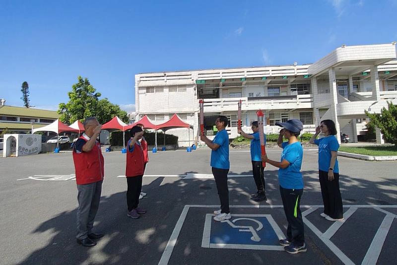 臺東縣校友會理事長張經緯校長代表在地校友接棒，展現南大人對教育的堅持與行動。