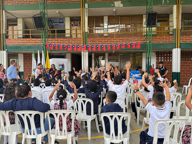 典禮現場氣氛熱烈而感人