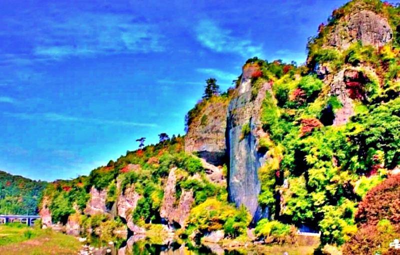 耶馬溪最具代表性的名勝-競秀峰。