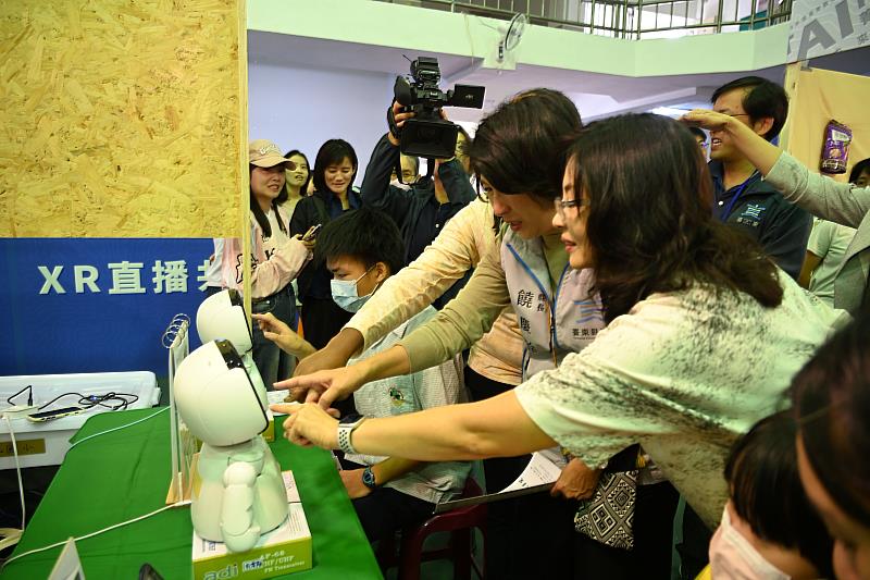 數位科技教育成果展登場 饒慶鈴:培育臺東未來關鍵力