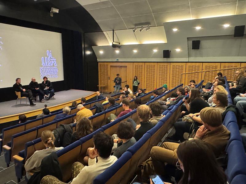 導演蔡明亮於4部行者作品放映後舉行映後座談,觀眾感受導演慢電影的美學。(駐捷克文化組提供)