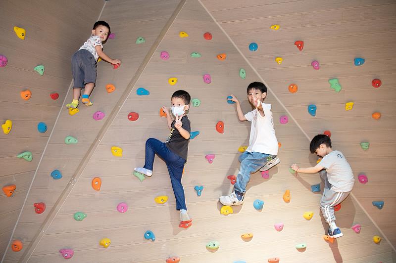 0_兒童福利服務中心小朋友熱情參與遊戲區(資料照片) (1)