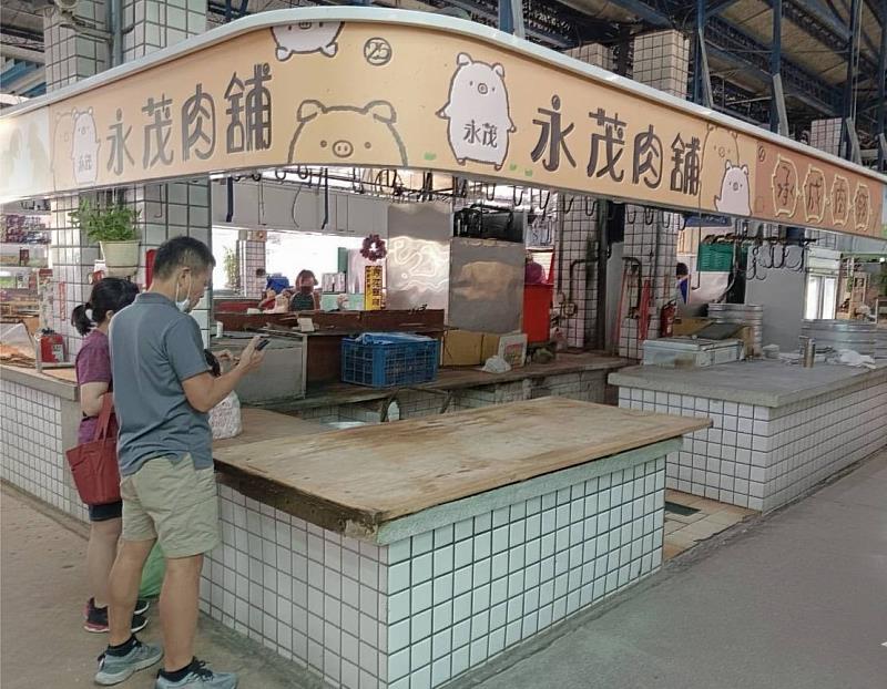 非洲豬瘟禁宰期間，生鮮豬肉攤暫停營業 (圖為鴨母寮市場)