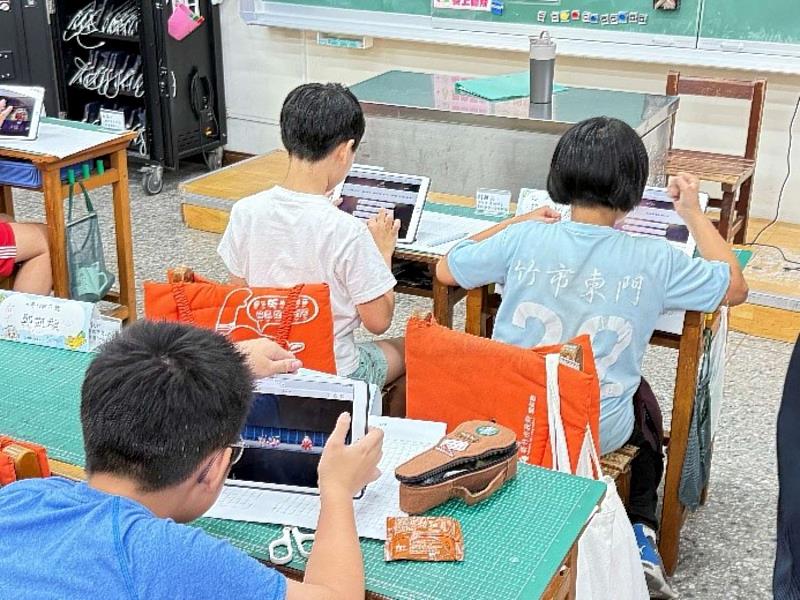國英數學扶—成長有我—挑戰賽:各科參與率長條圖