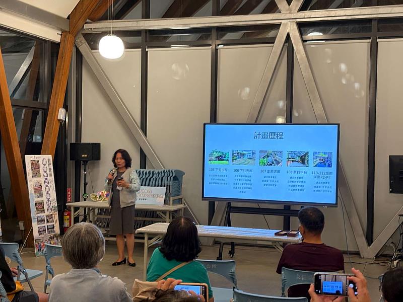 徐理事長授課。