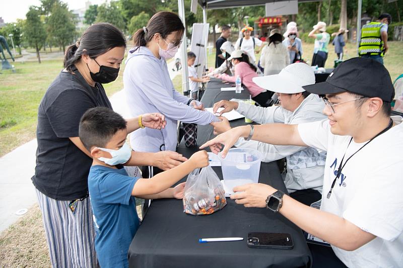 0_響應永續環保推出廢電池兌換環保袋