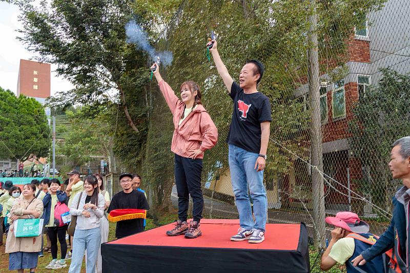 走進秋天最美的嘉鄉步道，千人共遊石棹步道群！