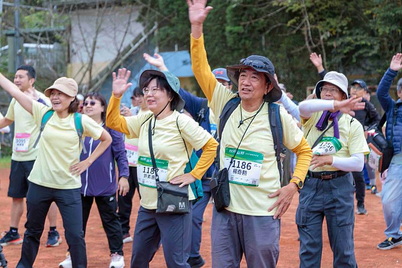 走進秋天最美的嘉鄉步道，千人共遊石棹步道群！