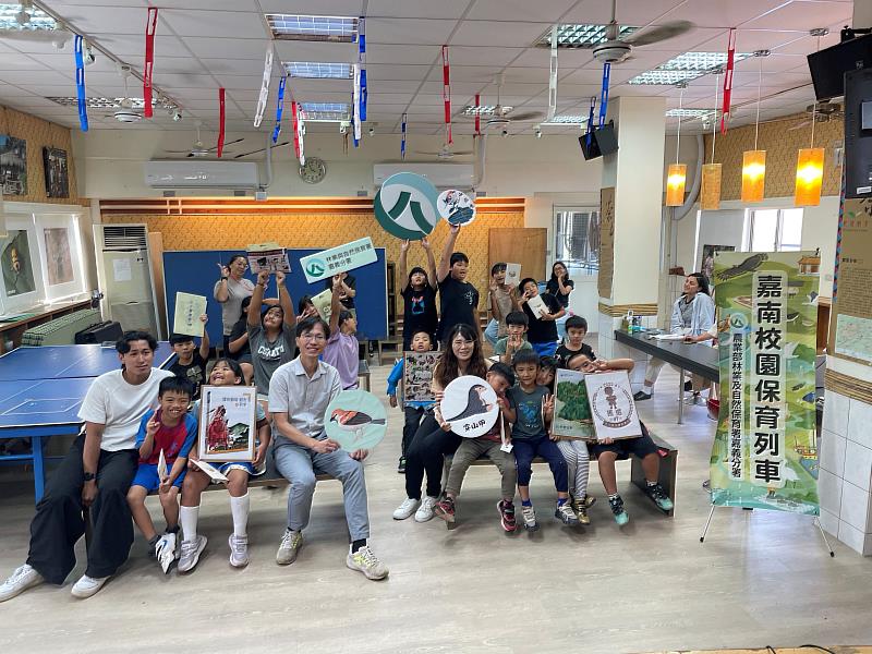 嘉義縣阿里山鄉茶山國民小學師生對《鄒的動物書》、《鄒族獵場、踏查與敘事》及《山林鄒足跡：阿里山林業史鄒族篇》等書籍內容感到新鮮有趣