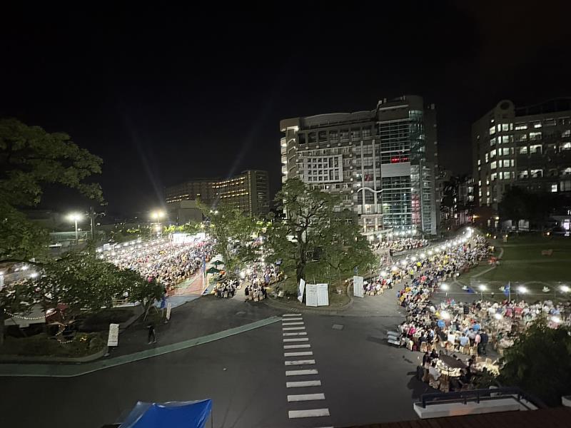 校友總會於(1)日盛大舉辦「校友回娘家」活動現場席開251桌