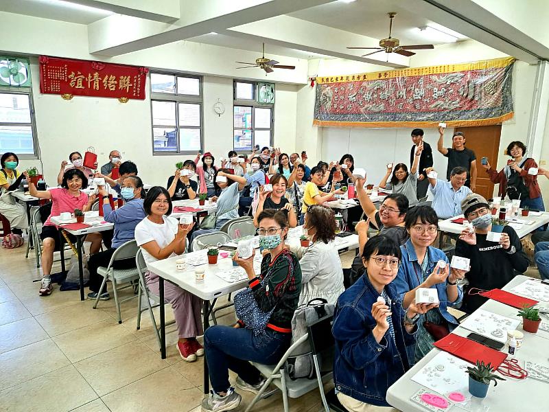 工作坊結合走讀導覽與手作體驗