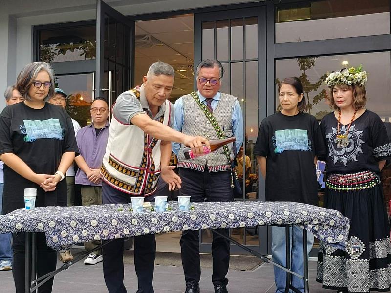 圖3-由頭目鄭光正引領阿美族祈福儀式，為Alian聽友會與會貴賓送上祝福