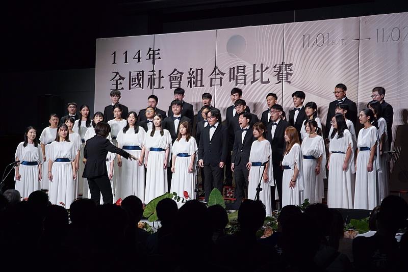 混聲組金質獎微光合唱團