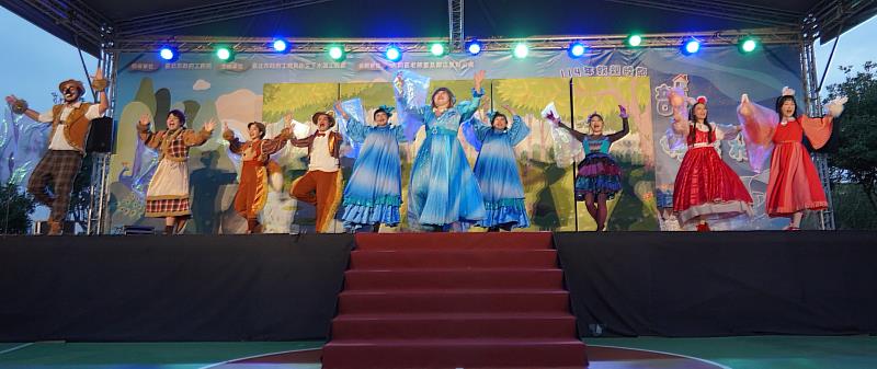 蘋果劇團《嬌滴滴與髒兮兮》演出劇照