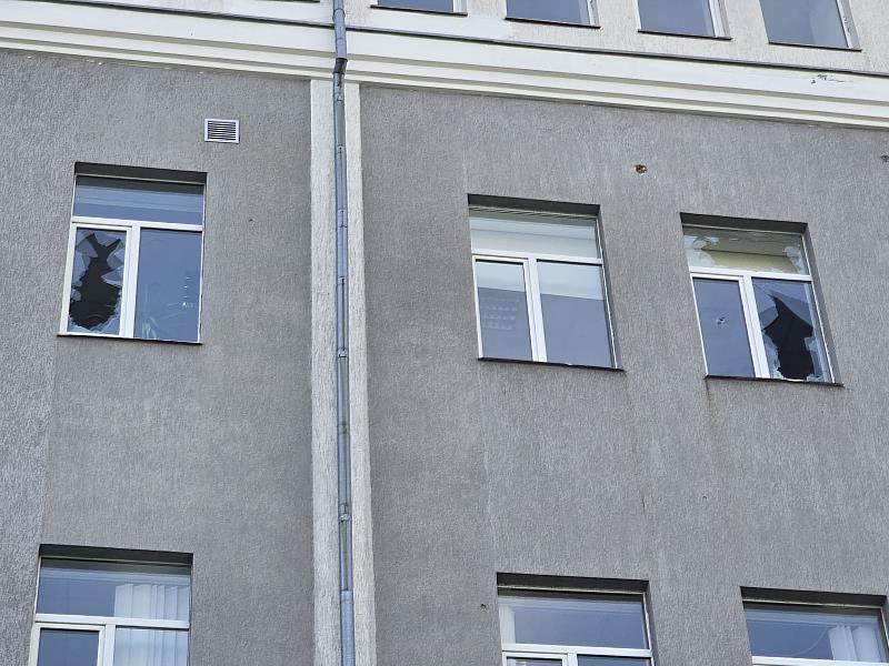 基輔台灣貿易中心因爆炸震波影響，玻璃嚴重破裂。 (貿協提供)