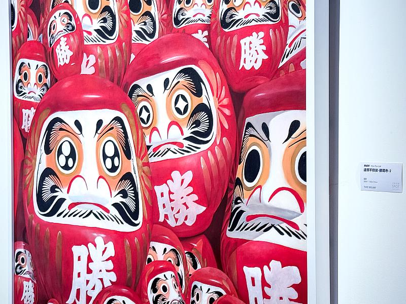 作品〈達摩不倒翁－勝尾寺－2〉局部，厚重油彩下的達摩眼神充滿張力，象徵信念在生活系統裡永不下線。