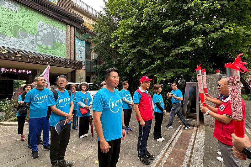 南大校友與在地教育夥伴攜手 共同感受聖火傳遞的意義