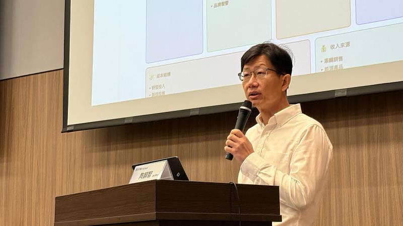 本次工作坊邀請臺灣大學D School兼任教授 陶韻智授課。