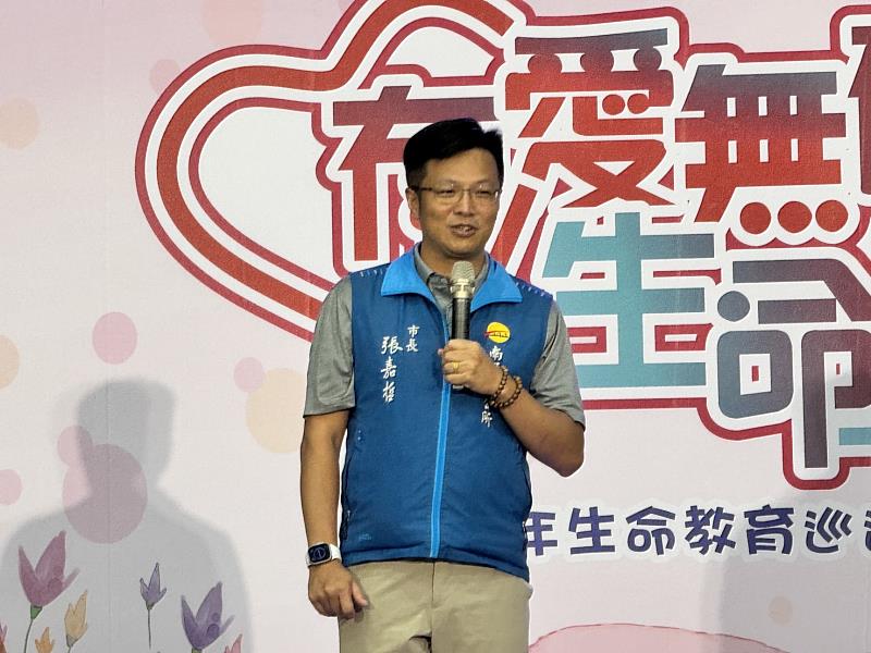 用愛化解障礙 南投市公所攜手混障綜藝團 感動營北國中師生